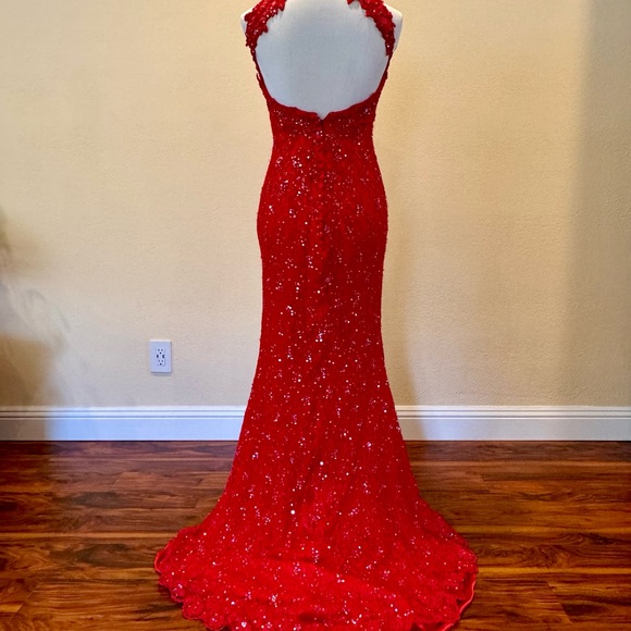 Customized Red Lace Fit to Flare Scallop Edge Gown - Picture 4 of 7